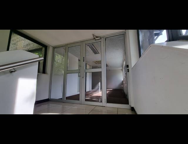 313.50M² OFFICE TO LET IN RANDJESPARK